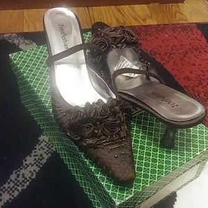 Gently worn kitten heels